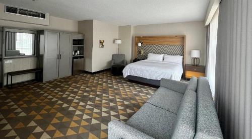 Holiday Inn Toronto Airport East image 5